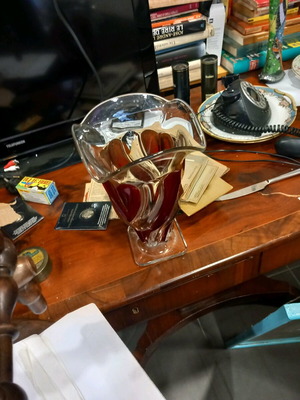 Glass vase like new