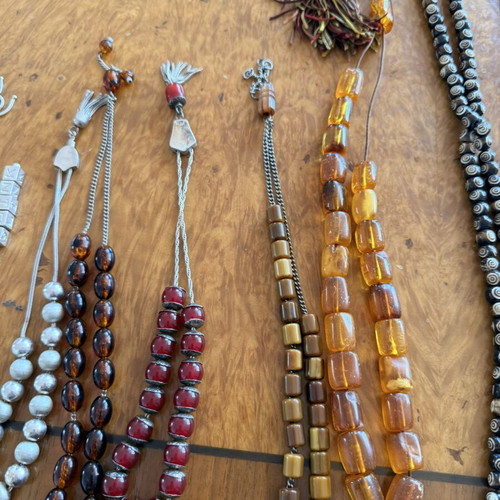 Vintage collection of 17 komboloi with natural amber and 925 silver