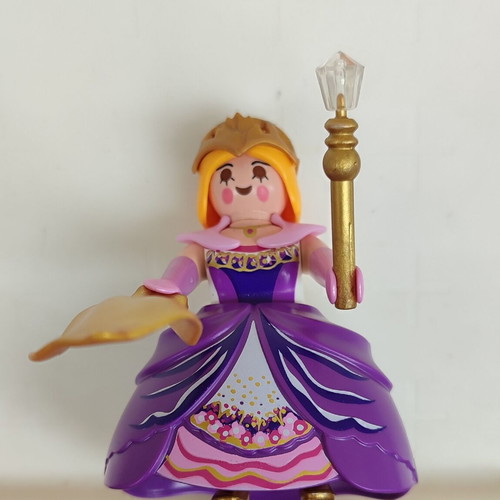 Playmobil Princess with Purple Dress and Scepter new
