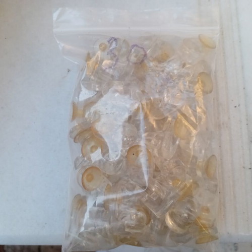 Plastic supports for glass shelves, new, pack of 75 with suction cups