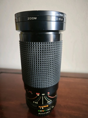 Zoom lens 28-200 used