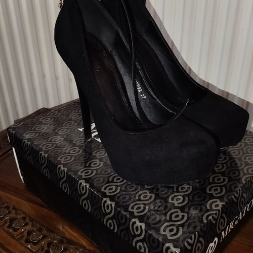 Migato black pumps size 37
