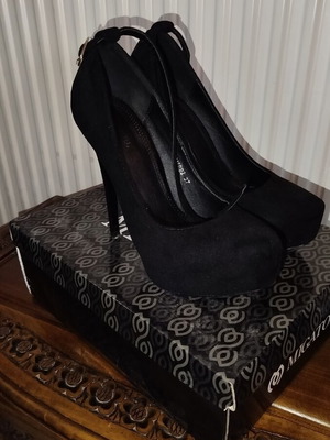 Migato black pumps size 37