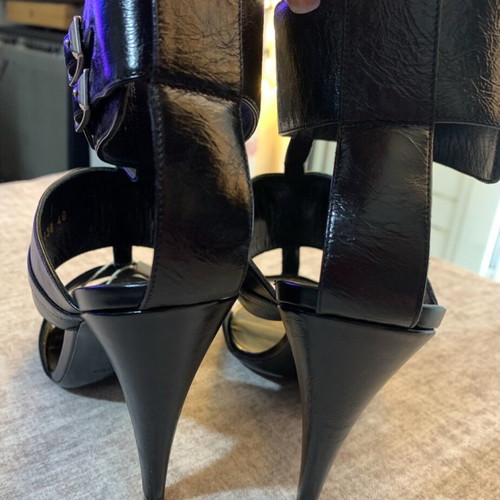 Saint Laurent T-Strap Leather Sandals Women’s Size 40 New Black
