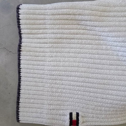 Vintage Tommy Hilfiger V-neck ribbed knit sweater like new, off-white