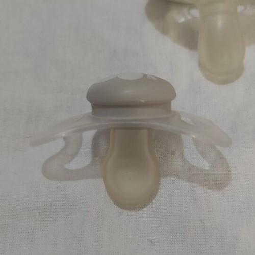 Set of pacifiers 0-6 months like new