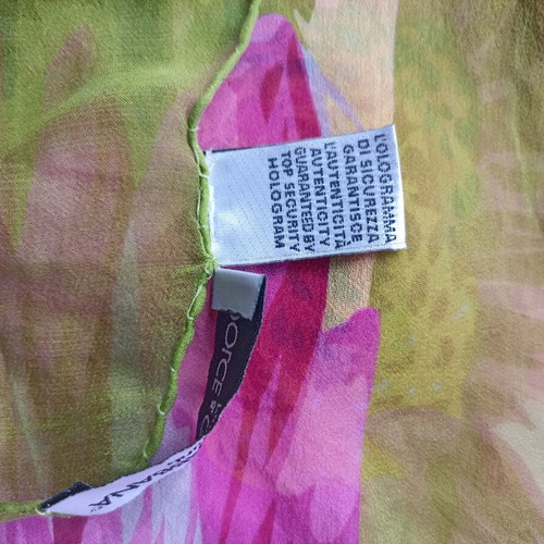 Dolce&Gabbana scarf like new with floral print, 100% silk