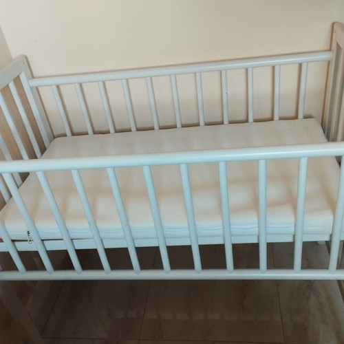 Wooden baby cot 90x50 with Greco Strom mattress