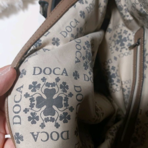 Γυναικεία τσάντα ώμου Doca μεγάλη μεταχειρισμένη, καπιτονέ καφέ