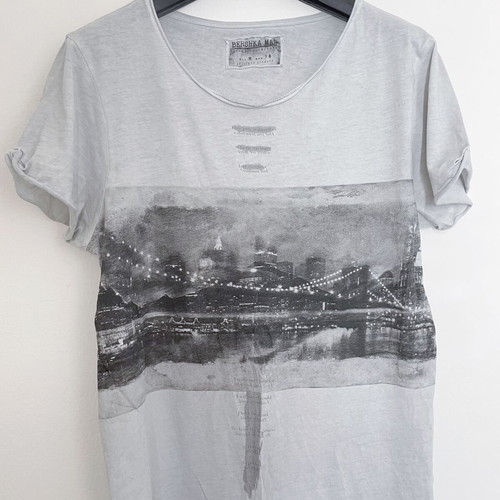 Bershka Man Night Collection short-sleeve T-shirt 00s used, size M, gray