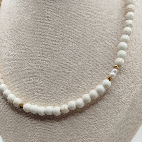 Handmade necklace with howlite, hematite, pearl and stainless steel, new