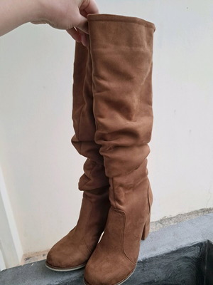 Boots tan suede knee-high like new, size 38