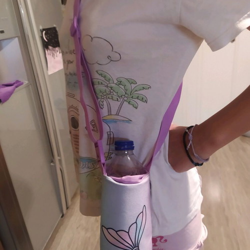 Girls' bottle holder like new