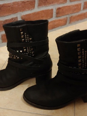 Vince Camuto leather ankle boots like new, size 38, black