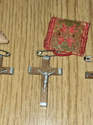 Jerusalem and Bethlehem amulets like new, pack of 3 pieces