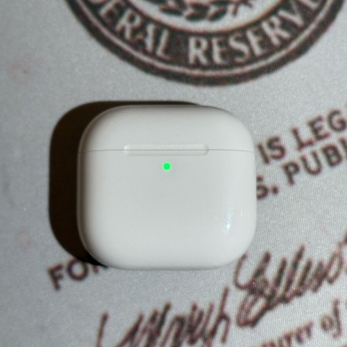 Air Pods 4 like new without cancellation