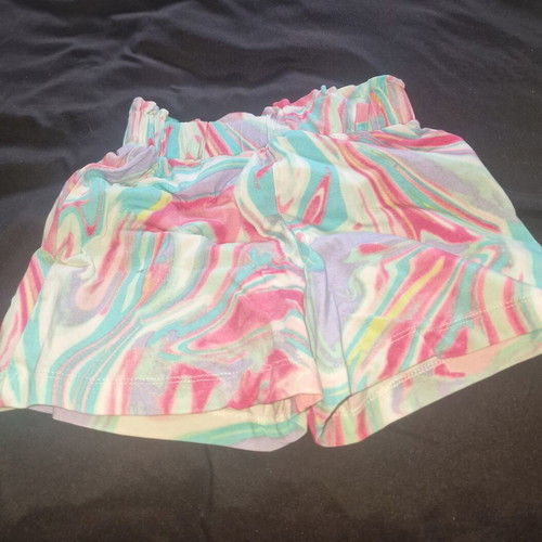 Evita colorful shorts like new, size 7-8 years