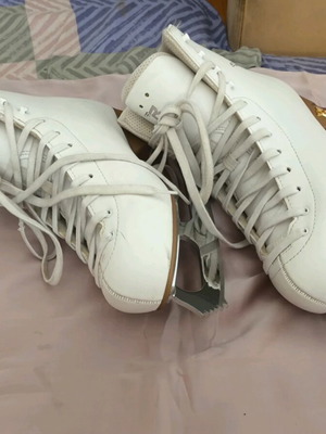 Risport Electra 250 ice skates like new with Jackson Mark IV blade