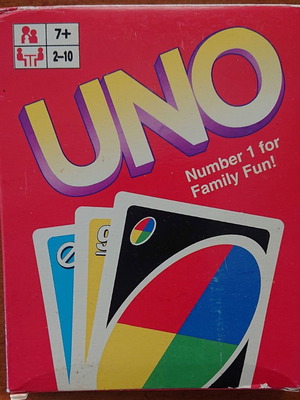 Uno board game like new