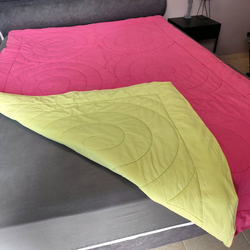 Seasonal quilt like new, double-sided, hypoallergenic 2.30x1.50