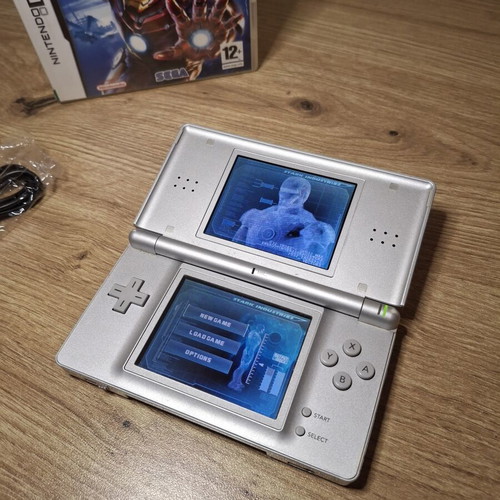 Nintendo DS Lite Silver like new with USB charging cable and game