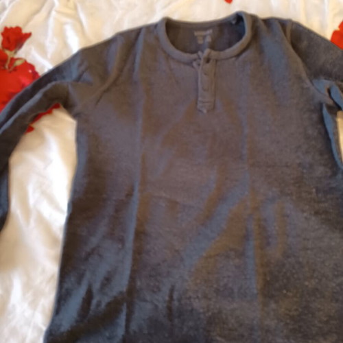 Long-sleeve shirts like new, pack of 3, size L, multicolor