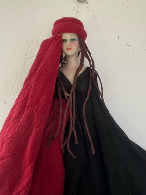 Handmade wall doll like new, dimensions 1.00