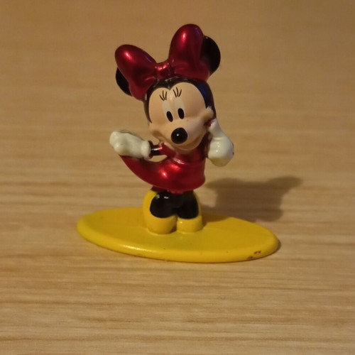 Metal Minnie figure like new