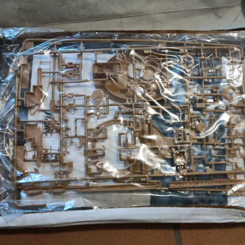 Heller AMX-30 1/35 model kit like new