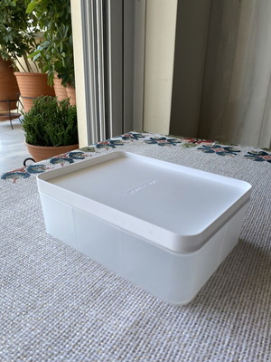 Plastic Storage Box with 6 Compartments like new