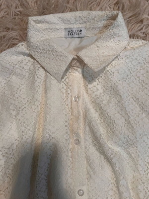 Molly Bracken shirt new, lace detail, balloon sleeve, beige, size S