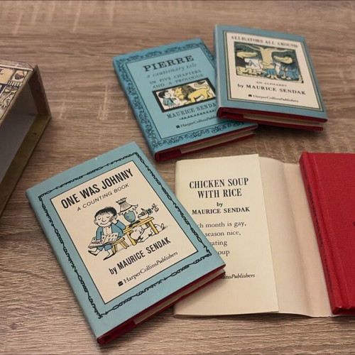 Nutshell Library Maurice Sendak 4 Mini Hardcover Books like new