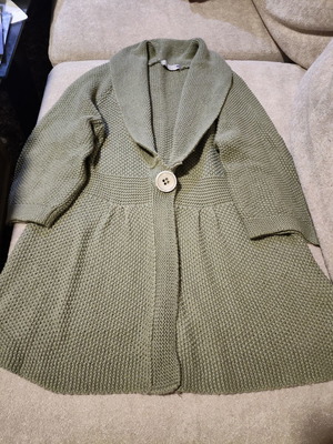 Knitted cardigan with 3/4 sleeve used, one size, green