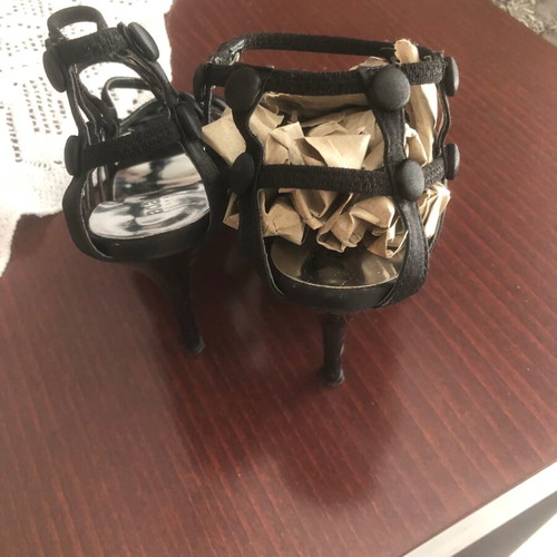 Adams Shoes black sandals size 37 like new