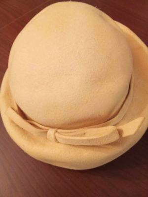 Vintage felt hat mustard color like new size M