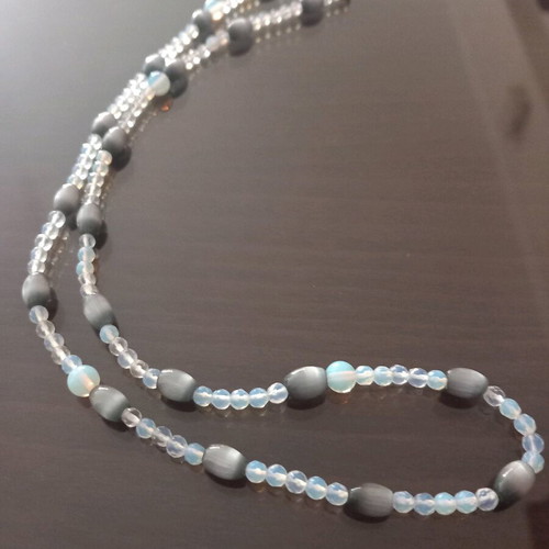 Necklace with opalites and cat's eye new, white and gray