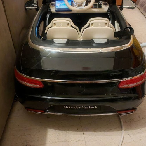 Mercedes-Maybach electric 2-seat children's car with upgraded battery