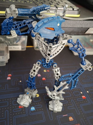 Bionicle Heroes blue figure