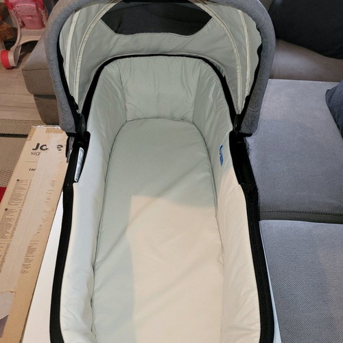 Joie Ramble XL Gray Carbon Signature Collection baby carrycot new