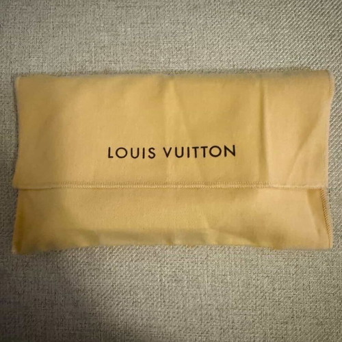 Louis Vuitton mini pochette damier azur like new, beige