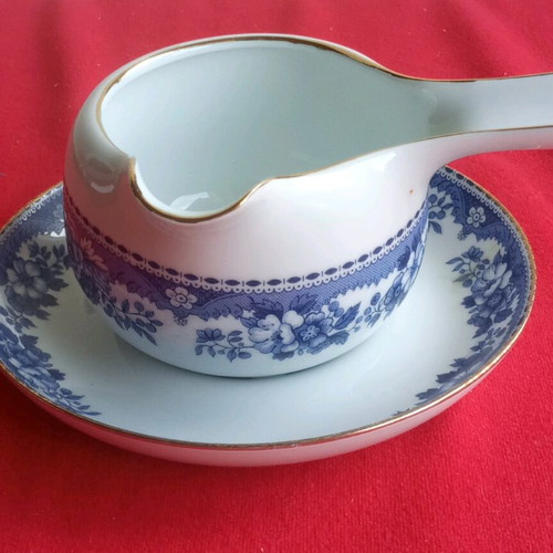 Vintage sauce boat from German porcelain Hutschenreuther like new