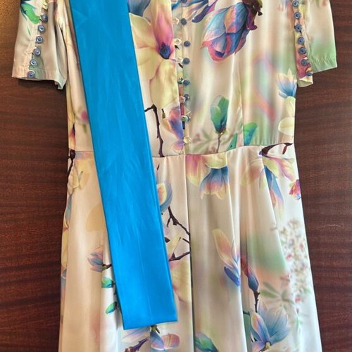 Unique dress like new, blue and colorful, size L
