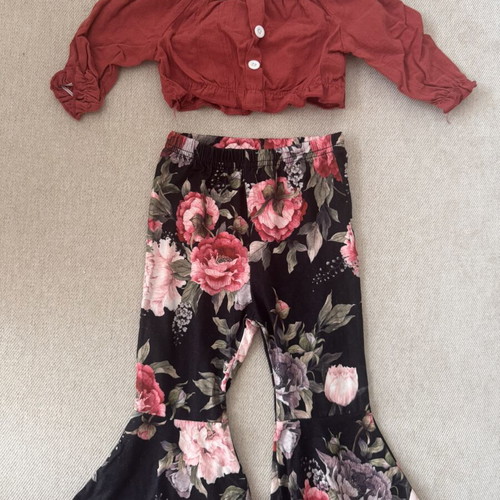 Baby clothing set for 9-12 months like new