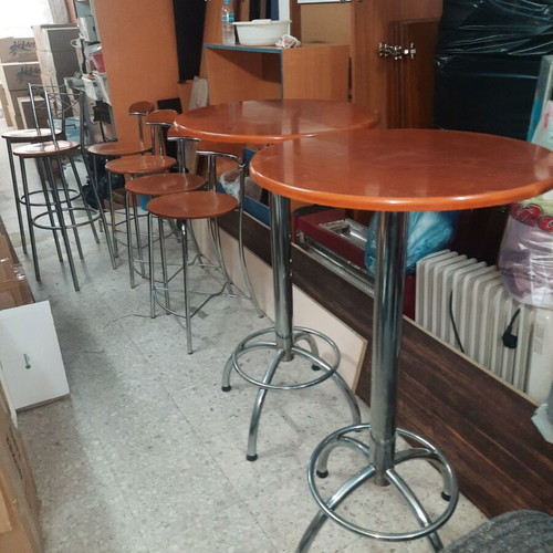 Tables + stools