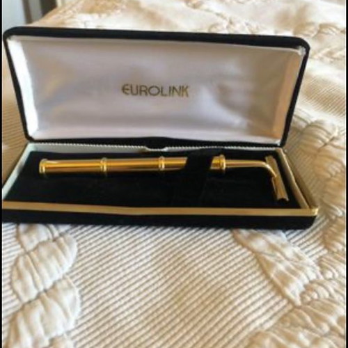 Eurolink gold razor new in velvet box