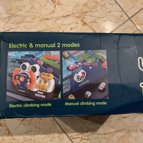 Car circuit with driving simulator used, 3 themed cars