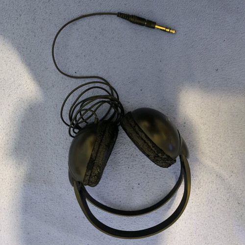 Phillips wired headphones used