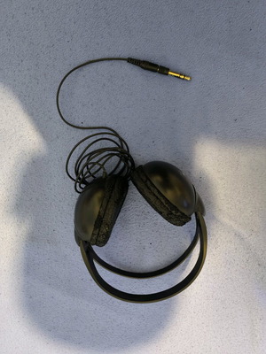Phillips wired headphones used