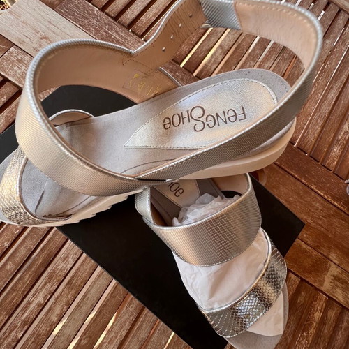 Feng Shoe sandals new, genuine leather natural suede, silver 37.5