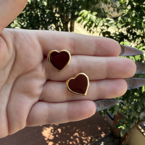 Heart-shaped earrings in burgundy with gold detail new